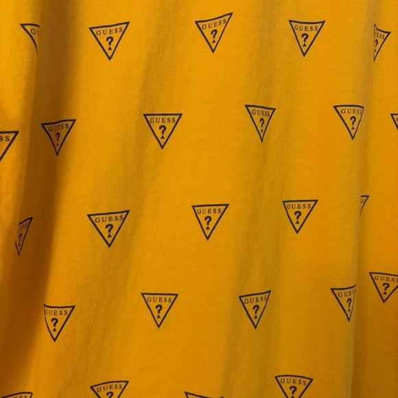 Y2K Guess Logo T-Shirt Men’s XL Yellow 90s Mallsoft Preppy All Over Pattern - Picture 6 of 6